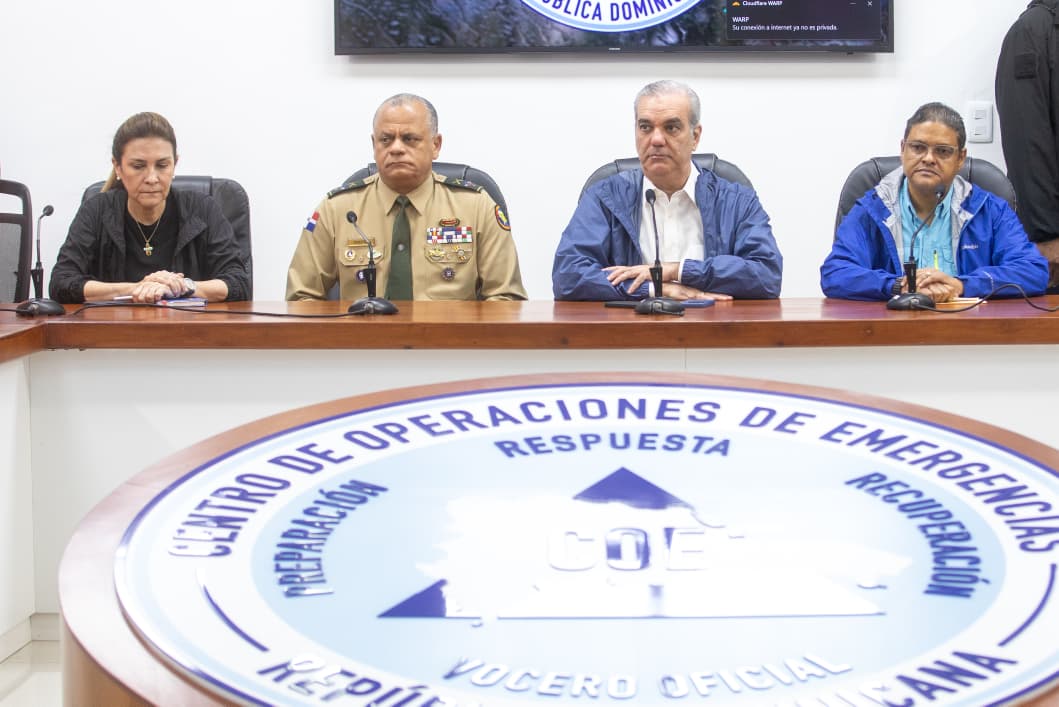 Presidente Abinader dispone una serie de medidas para acudir en auxilio de familias afectadas por fuertes lluvias de las últimas horas en diferentes puntos del país Presidente Abinader dispone una serie de medidas para acudir en auxilio de familias afectadas por fuertes lluvias de las últimas horas en diferentes puntos del país