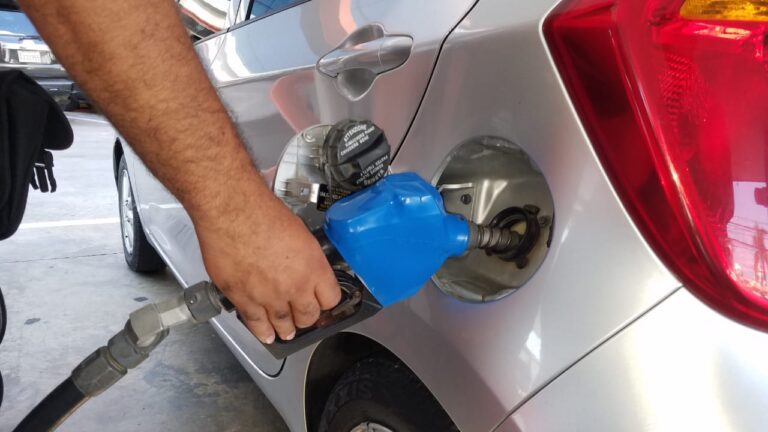 Dueños de estaciones de combustible retirarán uso de verifone para pago automático