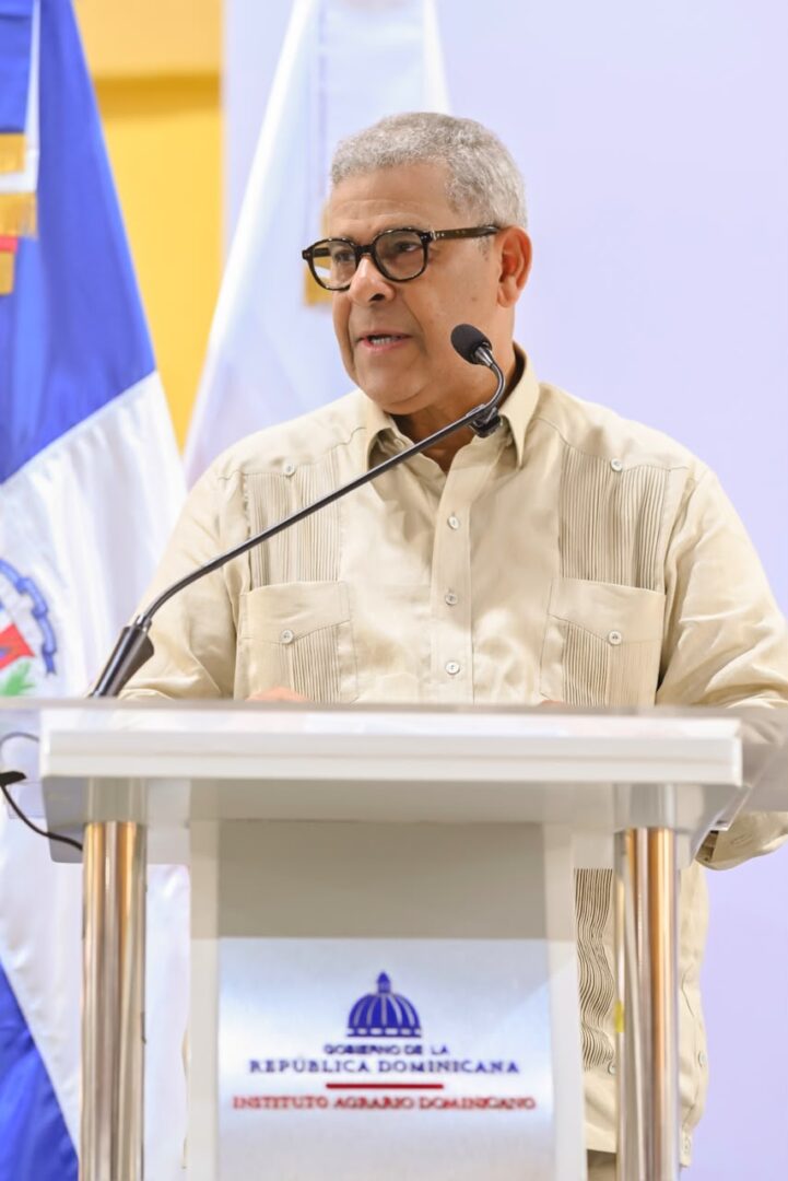 Más de 1,200 parceleros de Monte Plata inician proceso para obtener títulos definitivos tras hasta 55 años de espera Más de 1,200 parceleros de Monte Plata inician proceso para obtener títulos definitivos tras hasta 55 años de espera