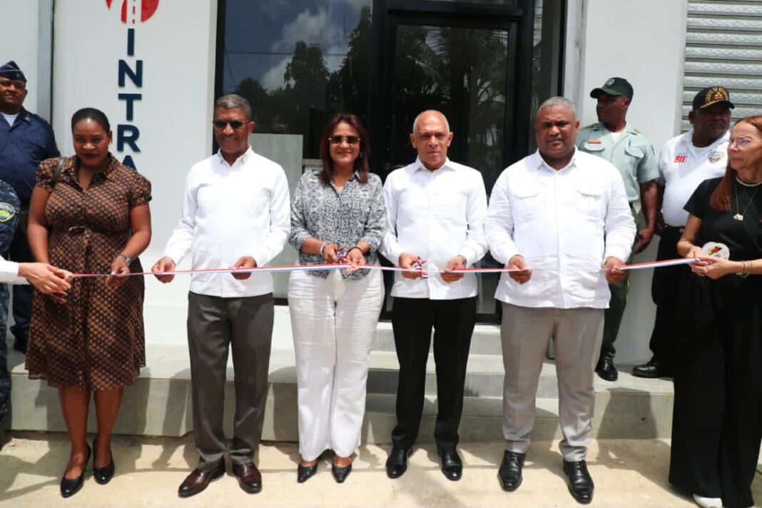 INTRANT inaugura en Samaná primera oficina de licencias beneficiando a 49,625 conductores INTRANT inaugura en Samaná primera oficina de licencias beneficiando a 49,625 conductores