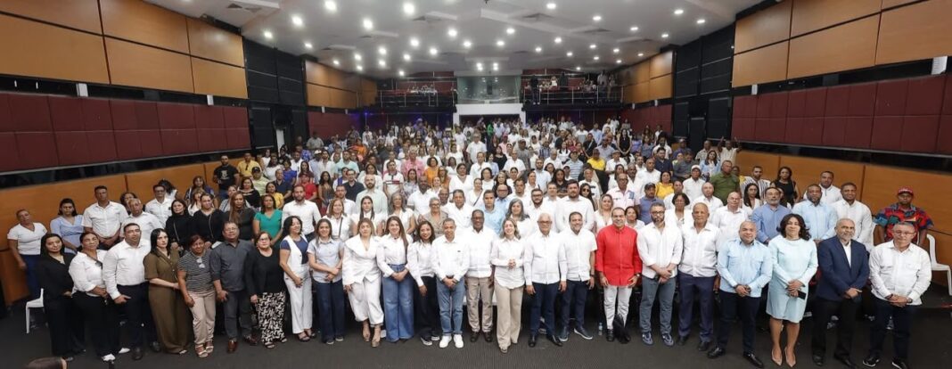 Agustín Burgos fortalece estructura del PRM en La Vega con jornada de formación en comunicación política Agustín Burgos fortalece estructura del PRM en La Vega con jornada de formación en comunicación política