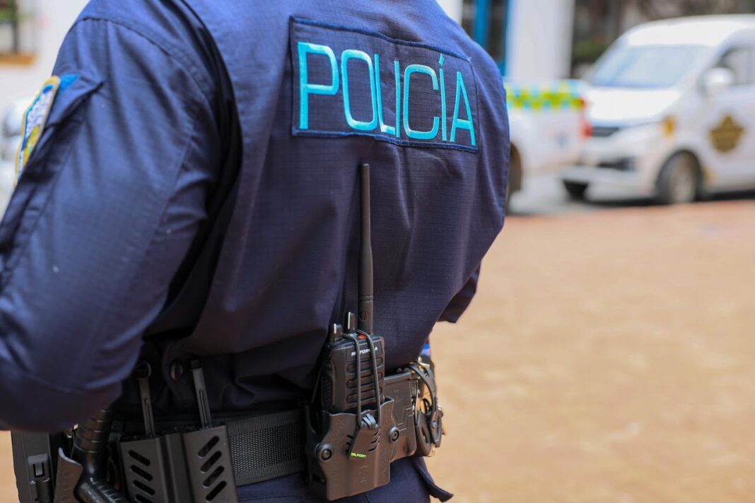 Policía Nacional captura a tres prófugos y apresa a un hombre en flagrante delito durante operativos en La Altagracia Policía Nacional captura a tres prófugos y apresa a un hombre en flagrante delito durante operativos en La Altagracia
