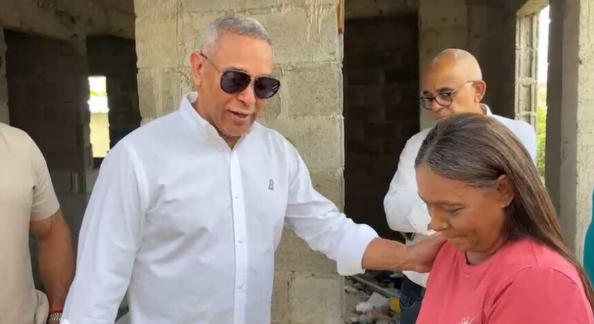 Senador Franklin Romero construirá vivienda a la madre de la campeona Ana Rosa García Senador Franklin Romero construirá vivienda a la madre de la campeona Ana Rosa García