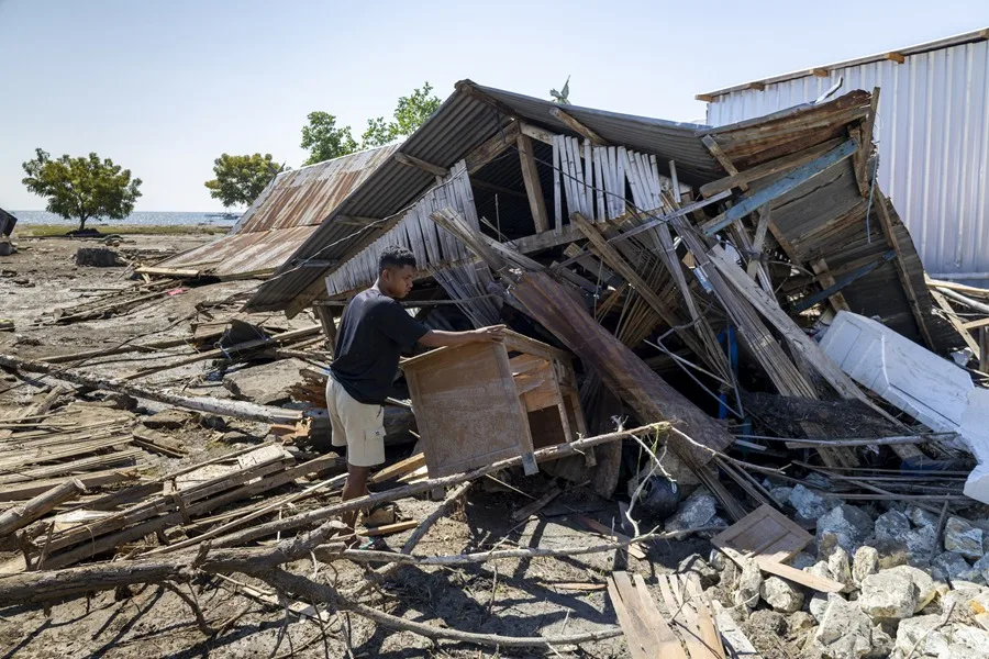 Ascienden a 83 los muertos en Indonesia casi una semana después del terremoto en Flores Ascienden a 83 los muertos en Indonesia casi una semana después del terremoto en Flores