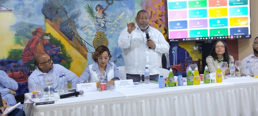 Comerciantes de Santo Domingo Norte se unen para enfrentar el avance de los grandes capitales Comerciantes de Santo Domingo Norte se unen para enfrentar el avance de los grandes capitales
