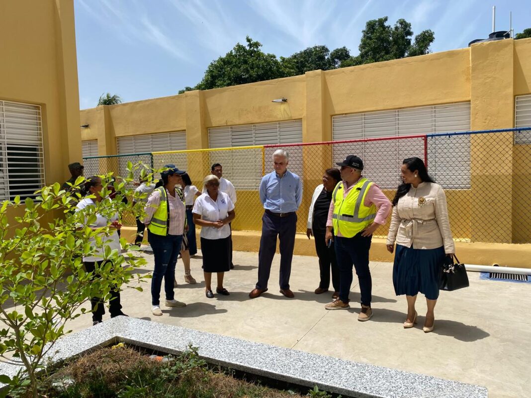 Ministro de Educación supervisa obras escolares en Dajabón y anuncia entrega de nuevos espacios este mes Ministro de Educación supervisa obras escolares en Dajabón y anuncia entrega de nuevos espacios este mes