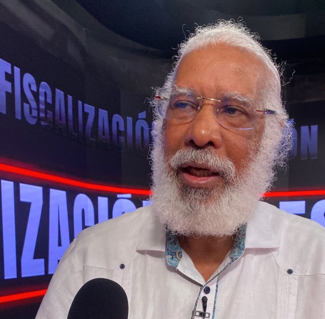 Juan Hubieres propone a la sociedad civil asumir solución integral del tránsito en RD Juan Hubieres propone a la sociedad civil asumir solución integral del tránsito en RD