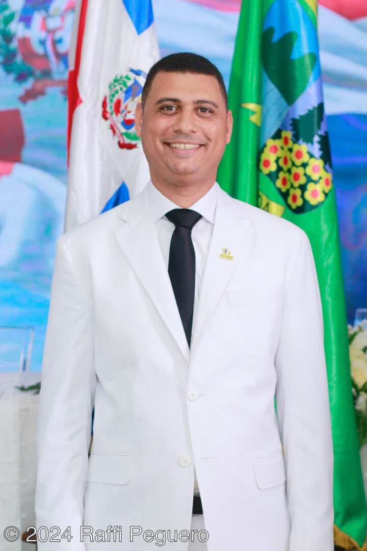 PLD amenaza con expulsar a Regidor de Jarabacoa, Dáyamo Victoriano Ramírez, si no firma desistimiento PLD amenaza con expulsar a Regidor de Jarabacoa, Dáyamo Victoriano Ramírez, si no firma desistimiento