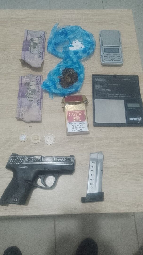 Fallece peligroso antisocial “Willy Piñé”, quien era buscado por múltiples hechos delictivos, tras enfrentar a tiros a agentes del DICRIM en Barahona Fallece peligroso antisocial “Willy Piñé”, quien era buscado por múltiples hechos delictivos, tras enfrentar a tiros a agentes del DICRIM en Barahona