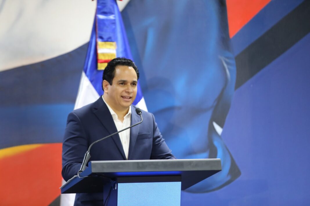 Abinader rechaza renuncia de Manuel Conde y le pide continuar en la Escuela Política del PRM Abinader rechaza renuncia de Manuel Conde y le pide continuar en la Escuela Política del PRM