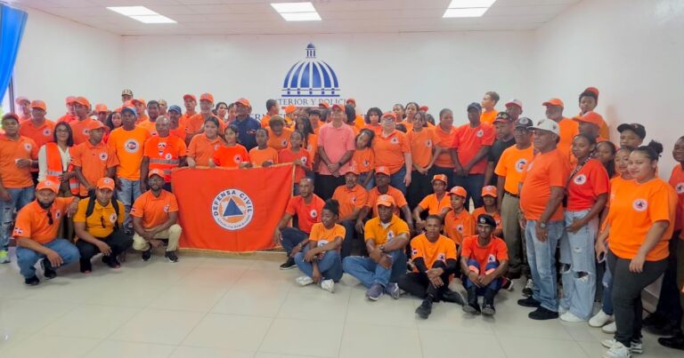 Director Defensa Civil continúa recorrido; se reúne con voluntarios en Elías Piña y San Juan