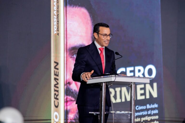 Empresario israelí Yossi Abadi presenta en RD “Cero Crimen”, el libro que aborda la transformación de El Salvador