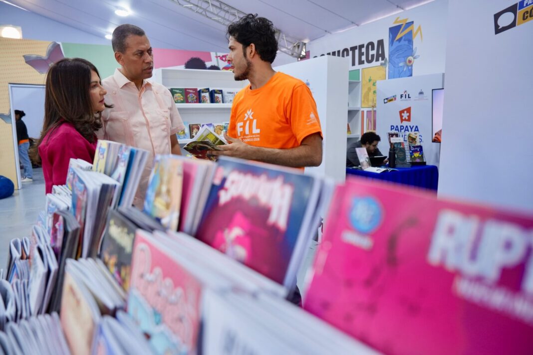 Presidente del Indotel recorre varios estands e invita a la ciudadanía a visitar la Feria del Libro 2026 Presidente del Indotel recorre varios estands e invita a la ciudadanía a visitar la Feria del Libro 2026