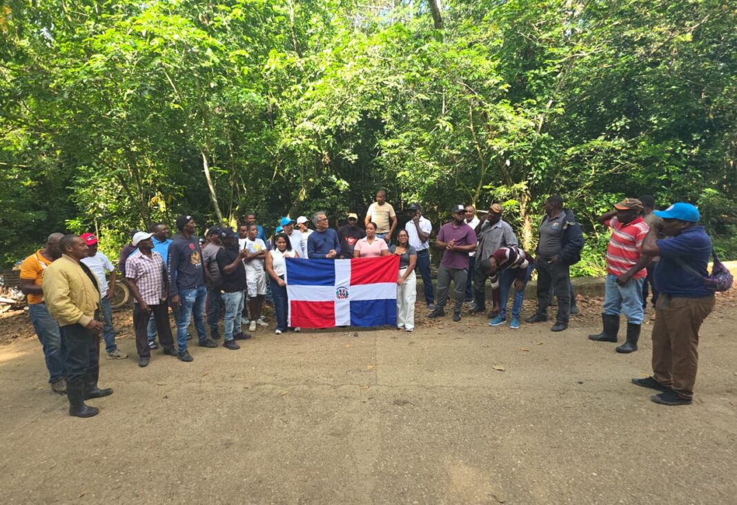 Carlos Peña advierte cerrarán carretera Santo Domingo-Samaná si gobierno no detiene contaminación del río Jabí por empresa Depalma Carlos Peña advierte cerrarán carretera Santo Domingo-Samaná si gobierno no detiene contaminación del río Jabí por empresa Depalma