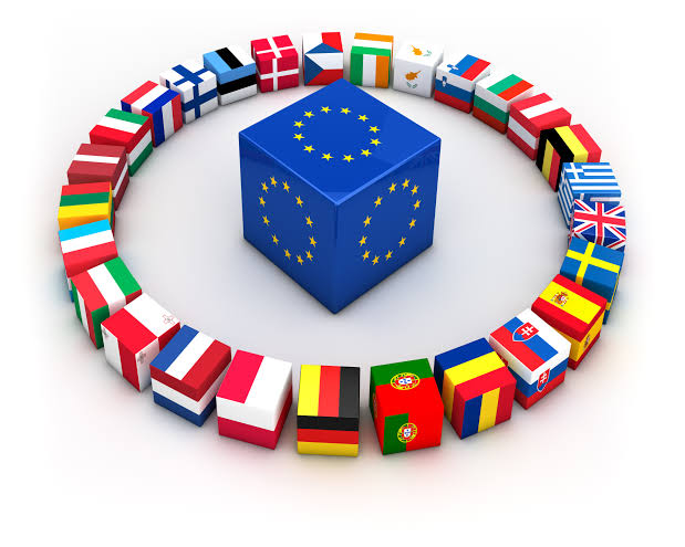 UE prepara restricciones a las redes sociales para menores de 13 años y limita cuentas hasta los 15 UE prepara restricciones a las redes sociales para menores de 13 años y limita cuentas hasta los 15