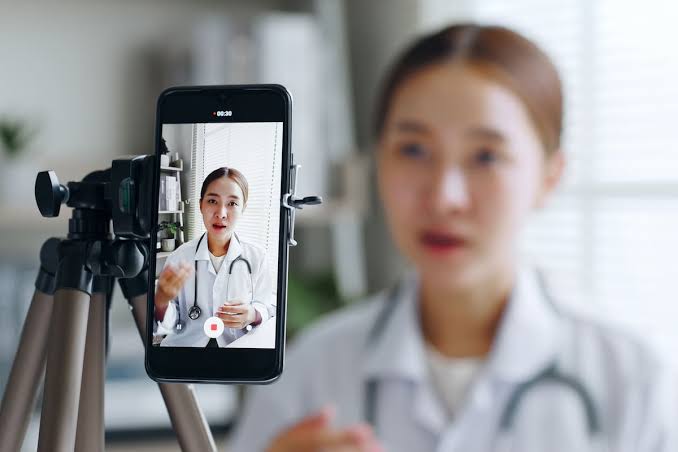 La salud que se vende por TikTok: ¿quién controla los consejos médicos en redes? La salud que se vende por TikTok: ¿quién controla los consejos médicos en redes?