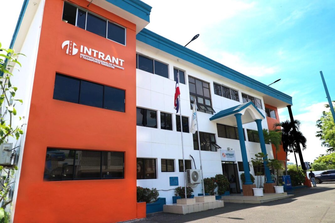 INTRANT paga la única factura que tenía pendiente con el Colegio Médico Dominicano INTRANT paga la única factura que tenía pendiente con el Colegio Médico Dominicano