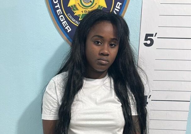 Policía arresta en Capotillo a mujer buscada por asociación de malhechores y robo Policía arresta en Capotillo a mujer buscada por asociación de malhechores y robo