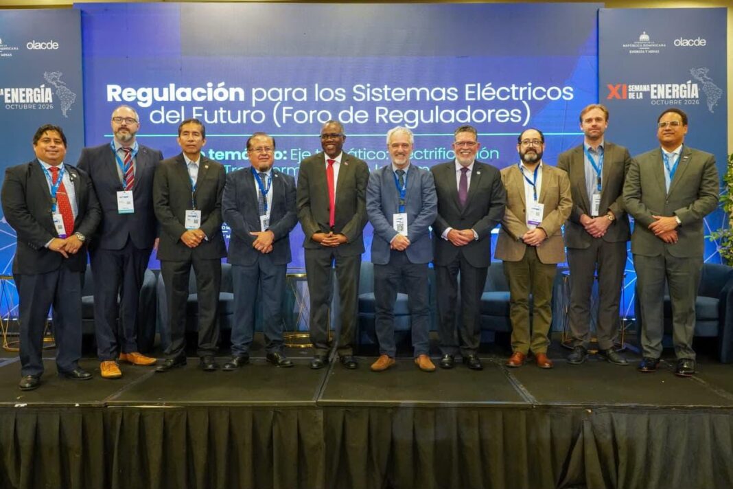 Astacio advierte retos del sistema eléctrico ante crecimiento anual de la demanda de un 5 % Astacio advierte retos del sistema eléctrico ante crecimiento anual de la demanda de un 5 %