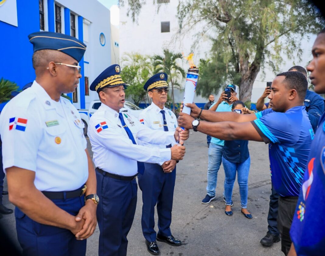 Antorcha de los IV Juegos Mundiales de Policía llega a San Pedro de Macorís y continúa su recorrido nacional Antorcha de los IV Juegos Mundiales de Policía llega a San Pedro de Macorís y continúa su recorrido nacional