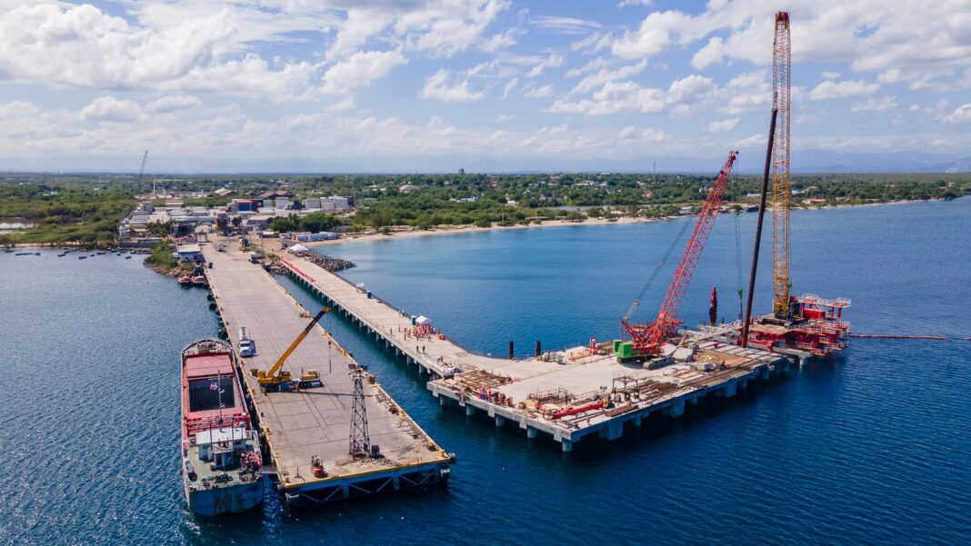 Puerto de Manzanillo registra un 35 % de avance en la construcción de su nuevo muelle Puerto de Manzanillo registra un 35 % de avance en la construcción de su nuevo muelle