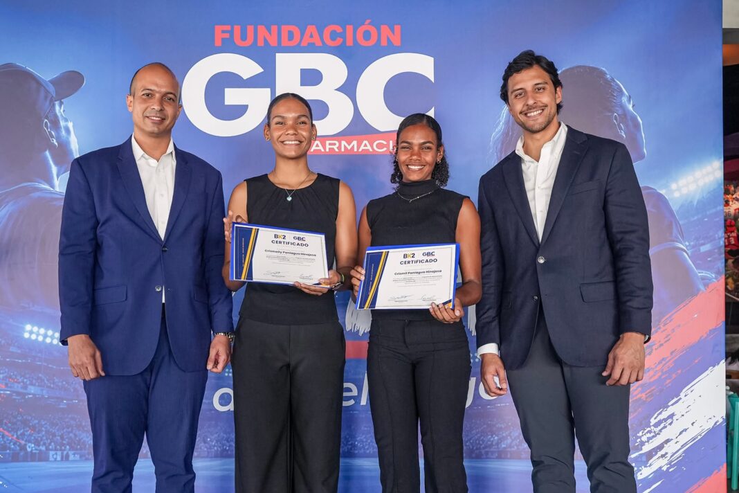 Raymond Rodríguez y Fundación GBC entregan becas deportivas universitarias a las atletas Crismeily y Crismil Paniagua Raymond Rodríguez y Fundación GBC entregan becas deportivas universitarias a las atletas Crismeily y Crismil Paniagua